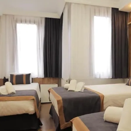 Nova Roma Hotel 4*